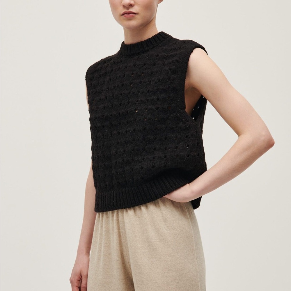 Babaa Black Sweater Vest